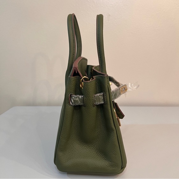 $FLAW$ Genuine Leather Shoulder Bag, size 25, with gold hardware. - Picture 5 of 10